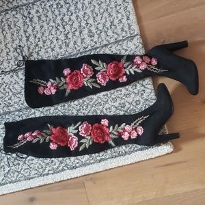 NWOT Over the knee rose embroidered boots